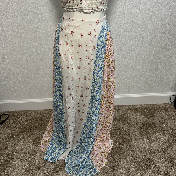 Two Piece Set - Picture 5 of 9